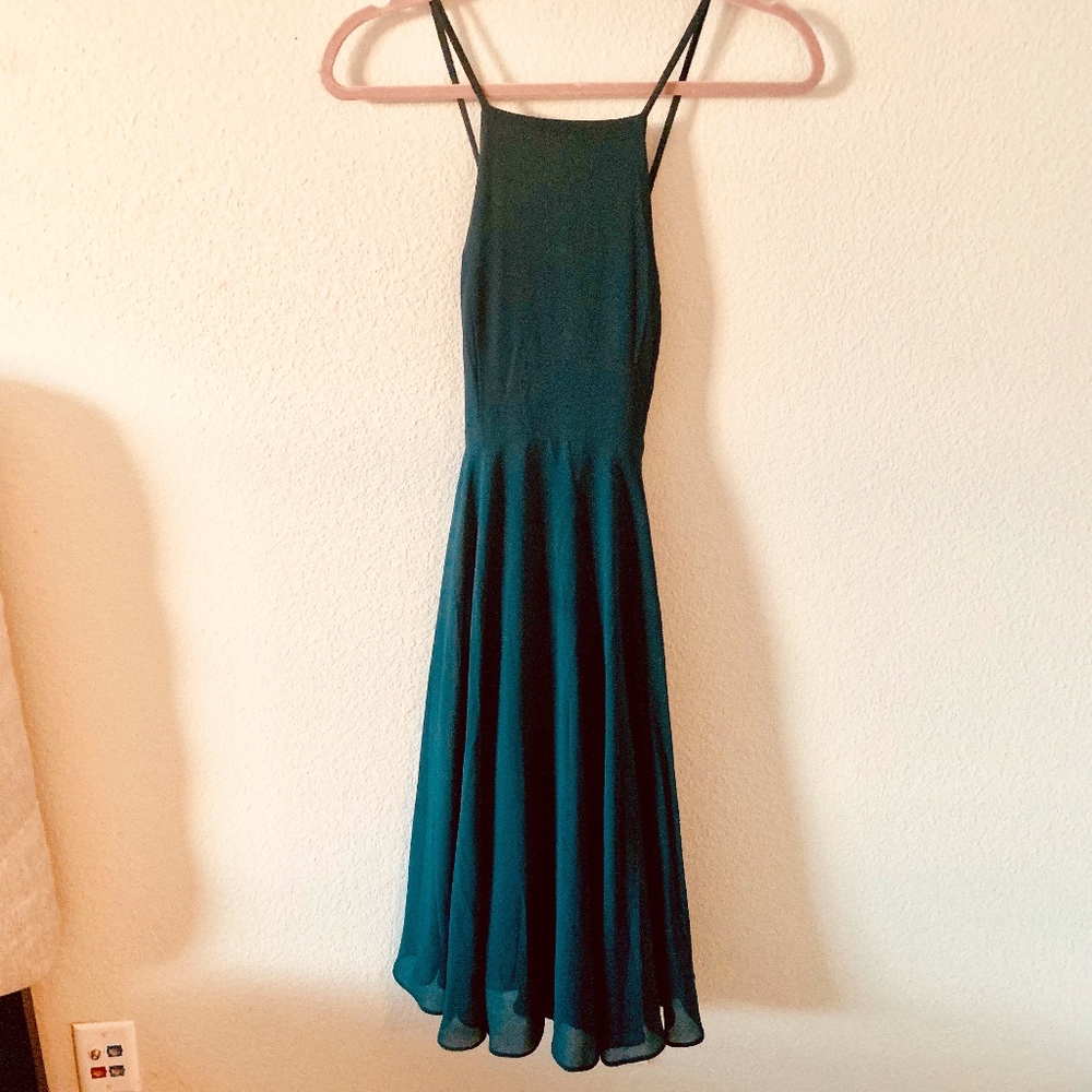 (SOLD!) Lulu’s Emerald Green Tea-Length dress